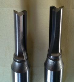 TC0111 CNC の鋼鉄すねとかまれるルーターによってかまれるまっすぐなフルートの固体炭化物 Straignt